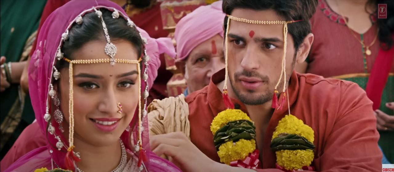 Humdard - Ek Villain
Humdard is sung soulfully by Arijit Singh and composed by Mithoon, who also penned the lyrics. The song features Sidharth Malhotra and Shraddha Kapoor, capturing tender moments of love amidst darkness.